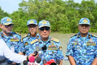 সুন্দরবনে দস্যুতা দমনে কঠোর অবস্থানে কোস্টগার্ড