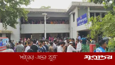 লক্ষ্মীপুরে মা-বোনসহ ঢাবি ছাত্রীকে কুপিয়ে হত্যা, গণপিটুনিতে ঘাতকের মৃত্যু