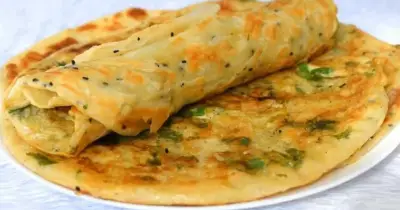 সকালের নাস্তায় ডিমের পরোটা তৈরির সহজ রেসিপি