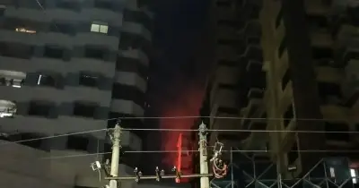 রাজধানীর কাঁটাবনে ১৪তলা ভবনে অগ্নিকাণ্ড, ফায়ার সার্ভিসের ৩ ইউনিট কাজ করছে