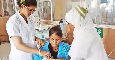 সরকার দিচ্ছে এক লাখ স্বাস্থ্যকর্মী ও ২৫ হাজার মিডওয়াইফ নিয়োগের ঘোষণা