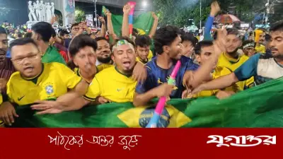 হেক্সা বনাম সেভেন আপ: বিশ্বকাপ উন্মাদনায় রাতভর উত্তাল টিএসসি