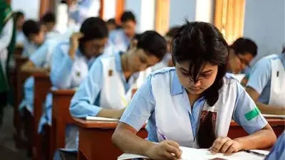 এইচএসসি পরীক্ষার্থীদের কেন্দ্রে প্রবেশ সকাল ৮:৩০ থেকে