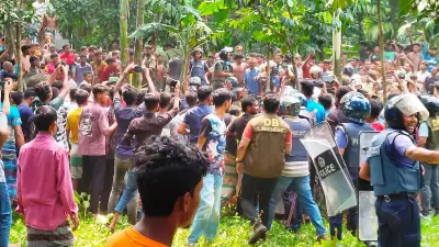 লালমনিরহাটে শিশু হত্যা: মব বিচার চেয়ে পুলিশের ওপর হামলা, গাড়ি ভাঙচুর