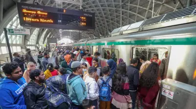 রাতে মেট্রোরেলে যাত্রী বেড়েছে, বাড়ানোর চিন্তা কর্তৃপক্ষের
