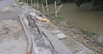 স্রীপুরে ৭ মাসেই ধসে গেল সদ্য নির্মিত সড়ক, উদ্বেগ বেড়েছে স্থানীয়দের