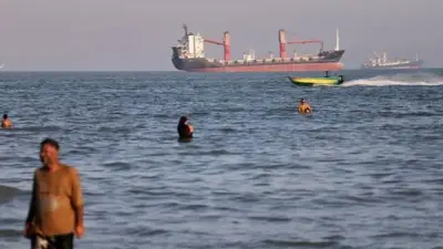 আইরান সতর্কতা সত্ত্বেও হরমুজ প্রণালী দিয়ে তেলবাহী জাহাজ পার