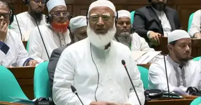 বিরোধীদলীয় নেতার ১০ কেজি আমের উপহারে মুখরিত সংসদ
