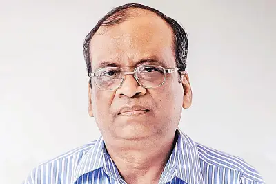 ডা. এ বি এম আবদুল্লাহর ইমেরিটাস অধ্যাপক পদ নিয়ে বিতর্ক: বিশ্ববিদ্যালয়ের দাবি বিধিবহির্ভূত, বিশেষজ্ঞদের ভিন্ন মত
