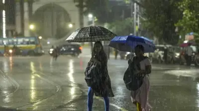 সারাদেশে বৃষ্টির সম্ভাবনা, ভারী বর্ষণের আভাস