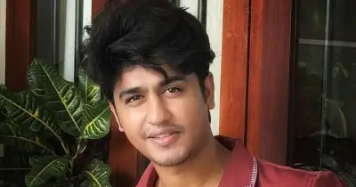 গায়ক শেখ সাদীর আংটিবদল, হবু স্ত্রী সুরাইয়া আফরোজ যুক্তরাষ্ট্রে থাকেন