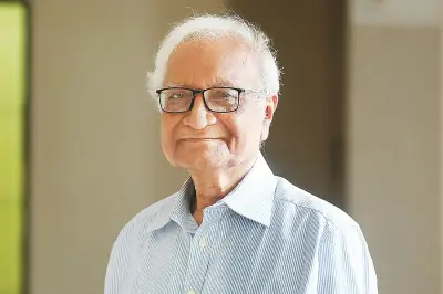 সিরাজুল ইসলাম চৌধুরী: ৯০ বছরে পৌঁছে জাতির কিংবদন্তি শিক্ষক