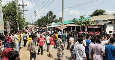 শ্রীপুরে মিলাদ মাহফিলে হামলা চেষ্টা, পুলিশের সাউন্ড গ্রেনেড নিক্ষেপ