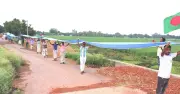 পাবনায় ২০২২ ফুট দৈর্ঘ্যের আর্জেন্টিনার পতাকা তৈরি, তাক লাগিয়েছে ভক্তরা