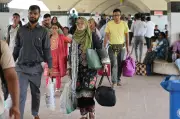 ঈদের ছুটি শেষে কর্মস্থলে ফিরছেন নগরবাসী, খুলছে অফিস-আদালত