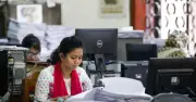 সরকারি-বেসরকারি অফিস খোলা, ঈদ ছুটি শেষে কর্মস্থলে ফিরছেন মানুষ