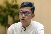 পরিবেশ উপদেষ্টার পদত্যাগ দাবি