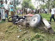 শ্রীমঙ্গলে রেলক্রসিংয়ে গেট না ফেলায় ট্রাক্টর-ট্রেন সংঘর্ষ, চালক আহত
