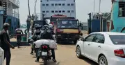ঈদ শেষে রাজধানীমুখী মানুষের চাপ দৌলতদিয়া ফেরিঘাটে