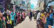 সাবেক ইউপি সদস্যের মুক্তির দাবিতে মানিকগঞ্জে থানা ঘেরাও ও বিক্ষোভ