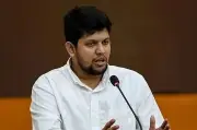 মাহফুজ আলম: দুই বড় দলের নিরাপত্তাহীনতা থেকে লীগ প্রশ্নে বর্তমান অবস্থা