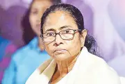 তৃণমূলে ভাঙন: ৫৮ এমএলএ নিয়ে নতুন দল, কমিটি ভেঙে দিল মমতা