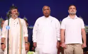 কর্ণাটকের ৩৪তম মুখ্যমন্ত্রী হিসেবে শপথ নিলেন ডি কে শিবকুমার