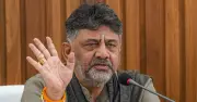 কর্নাটকের নতুন মুখ্যমন্ত্রী হিসেবে শপথ নিলেন ডি কে শিবকুমার