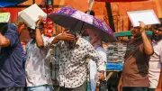 প্রচণ্ড তাপপ্রবাহে নাকাল জনজীবন: গরম থেকে বাঁচতে নানা উপায়