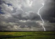 ৪ জেলায় বজ্রপাতে ৭ জনের মৃত্যু