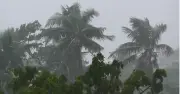 চার অঞ্চলে ঝড়ো হাওয়ার সতর্কতা, নদীবন্দরে সংকেত