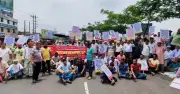 কুমিল্লায় ভূমি সমস্যার সমাধানে সড়ক অবরোধ, মানববন্ধন