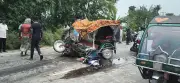 গাংনীতে ট্রাক-ইজিবাইক সংঘর্ষে শিশুসহ নিহত ২