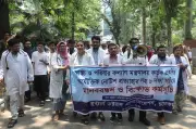 ছয় দফা দাবিতে চট্টগ্রাম মেডিকেলে ইন্টার্ন চিকিৎসকদের মানববন্ধন