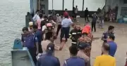 রাজবাড়ীতে ফেরিঘাটে বাস নিয়ন্ত্রণ হারিয়ে পদ্মায়, আতঙ্ক