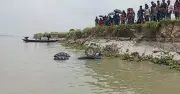 ফরিদপুরে ট্রাক্টর উল্টে পাদ্মায় পড়ে চালকের মৃত্যু