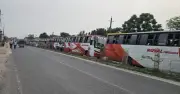 দৌলতদিয়ায় বাস নদীতে পড়ার পর ঘাট বন্ধ, পরে চালু