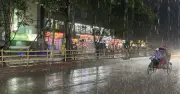 টানা তাপপ্রবাহের পর বৃষ্টিতে স্বস্তি ফিরেছে রাজধানীতে
