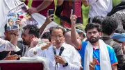 ককরোচ জনতা পার্টি: অনলাইন থেকে রাস্তায় নামার প্রস্তুতি