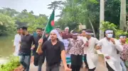 কাফনের কাপড়ে ছাত্রলীগের শপথ, মিরপুরে বিধিনিষেধ