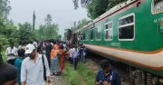 মীরসরাইয়ে চলন্ত ট্রেনের ধাক্কায় বালুবাহী ট্রাক উল্টে, রেল চলাচল বন্ধ