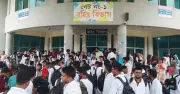 দেশজুড়ে ইন্টার্ন চিকিৎসকদের বিক্ষোভ, ছয় দফা দাবি বাস্তবায়নের দাবি
