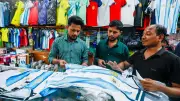 বিশ্বকাপ উন্মাদনায় চট্টগ্রামের জার্সি বাজার চাঙা