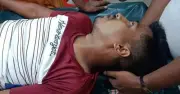 নোয়াখালীতে প্রকাশ্যে যুবককে গুলি, গুরুতর আহত