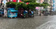 ঢাকায় হঠাৎ বৃষ্টি, নগরজীবনে স্থবিরতা