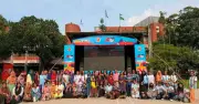 ঢাবিতে নারী শিক্ষার্থীদের দলবেঁধে খেলা দেখা, হেনস্তার প্রতিবাদ