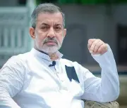 অ্যাম্বুলেন্সে করে ট্রাইব্যুনালে আনা হল সাবেক এমপি ফজলে করিমকে
