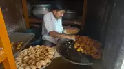 পাবনায় চার ভাইয়ের মিষ্টির দোকান, নেই কোনো সাইনবোর্ড, তবুও সবার প্রিয়