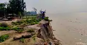 যমুনায় তীব্র ভাঙনে শতাধিক বসতঘর নদীগর্ভে, আতঙ্কে এলাকাবাসী