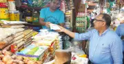 বাজারে নিত্যপণ্যের সরবরাহ স্বাভাবিক, কয়েকটি পণ্যের দাম কমেছে